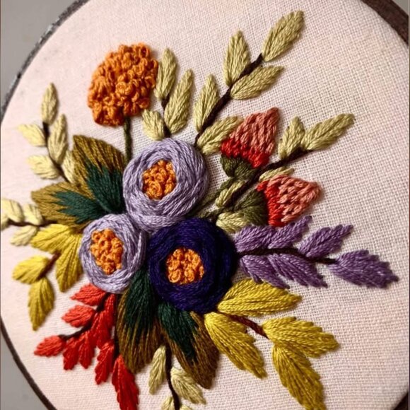 Vintage “Embroidered Wildflowers” mini needlepoint art 🌺 - Picture 3 of 5
